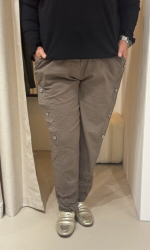 Jog broek met knopen Lola